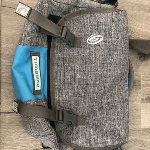 Timbuk2 classic messenger bag size small.